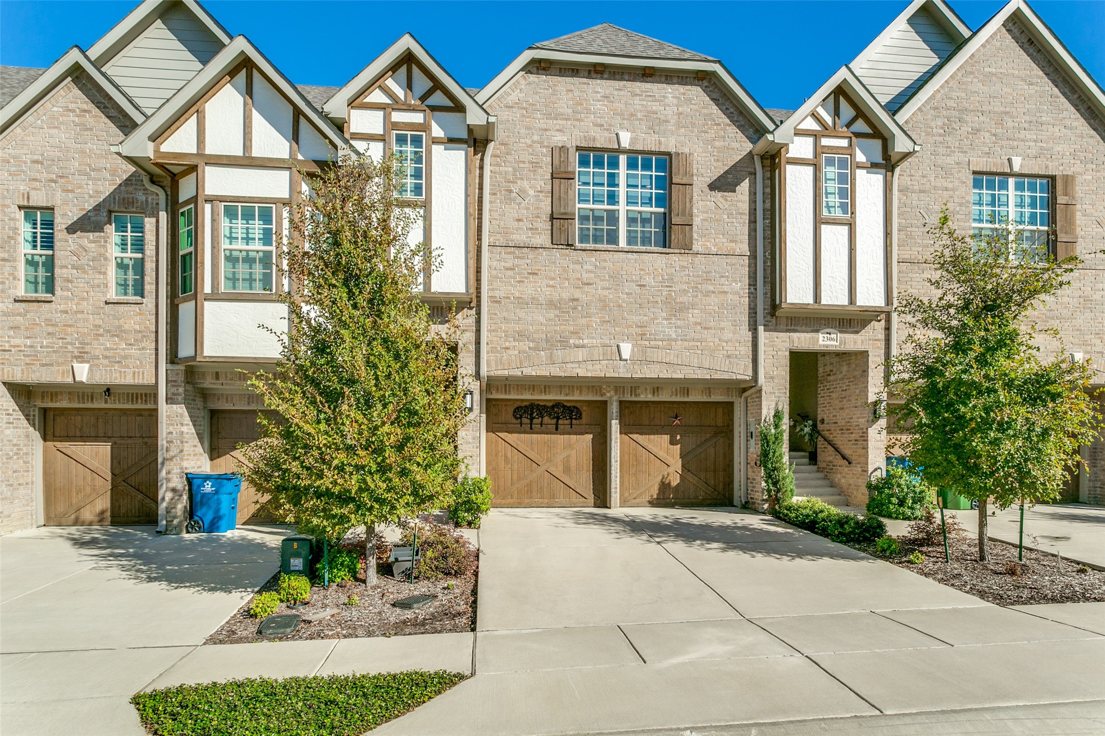2304 Southwick Drive