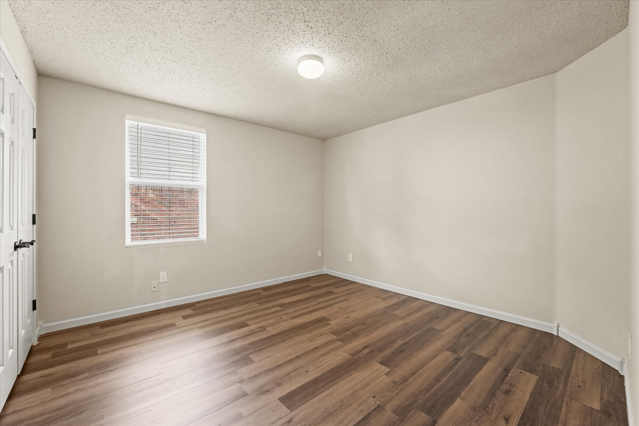 2621 S Wavecrest Court