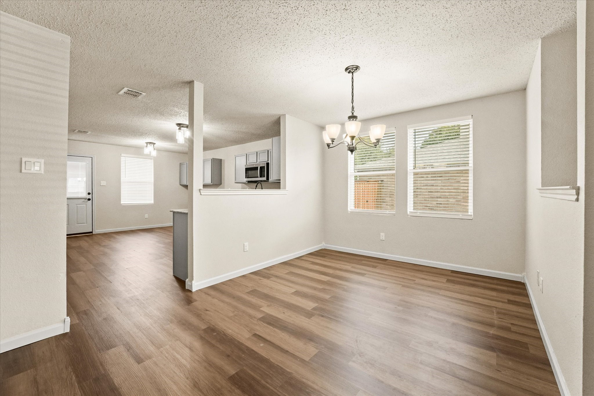 2621 S Wavecrest Court