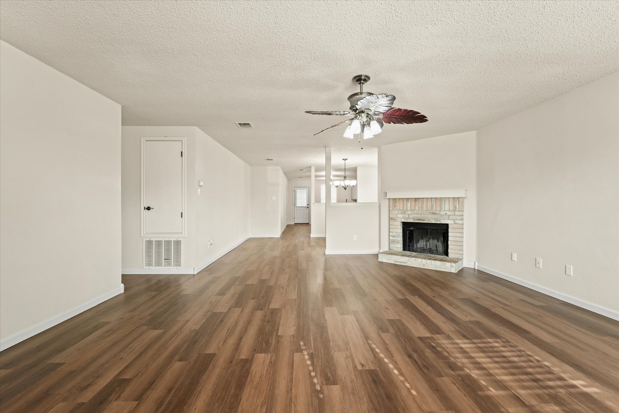 2621 S Wavecrest Court