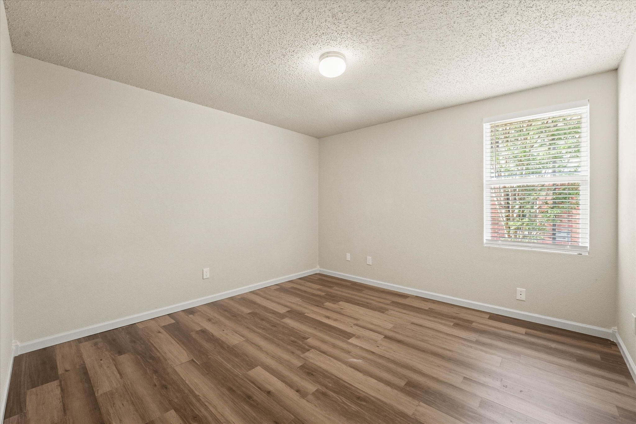2621 S Wavecrest Court