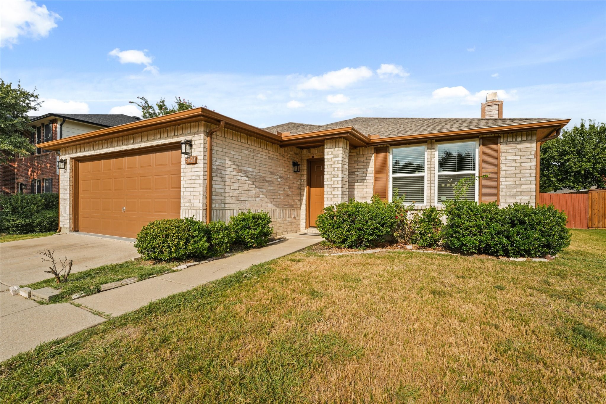 2621 S Wavecrest Court