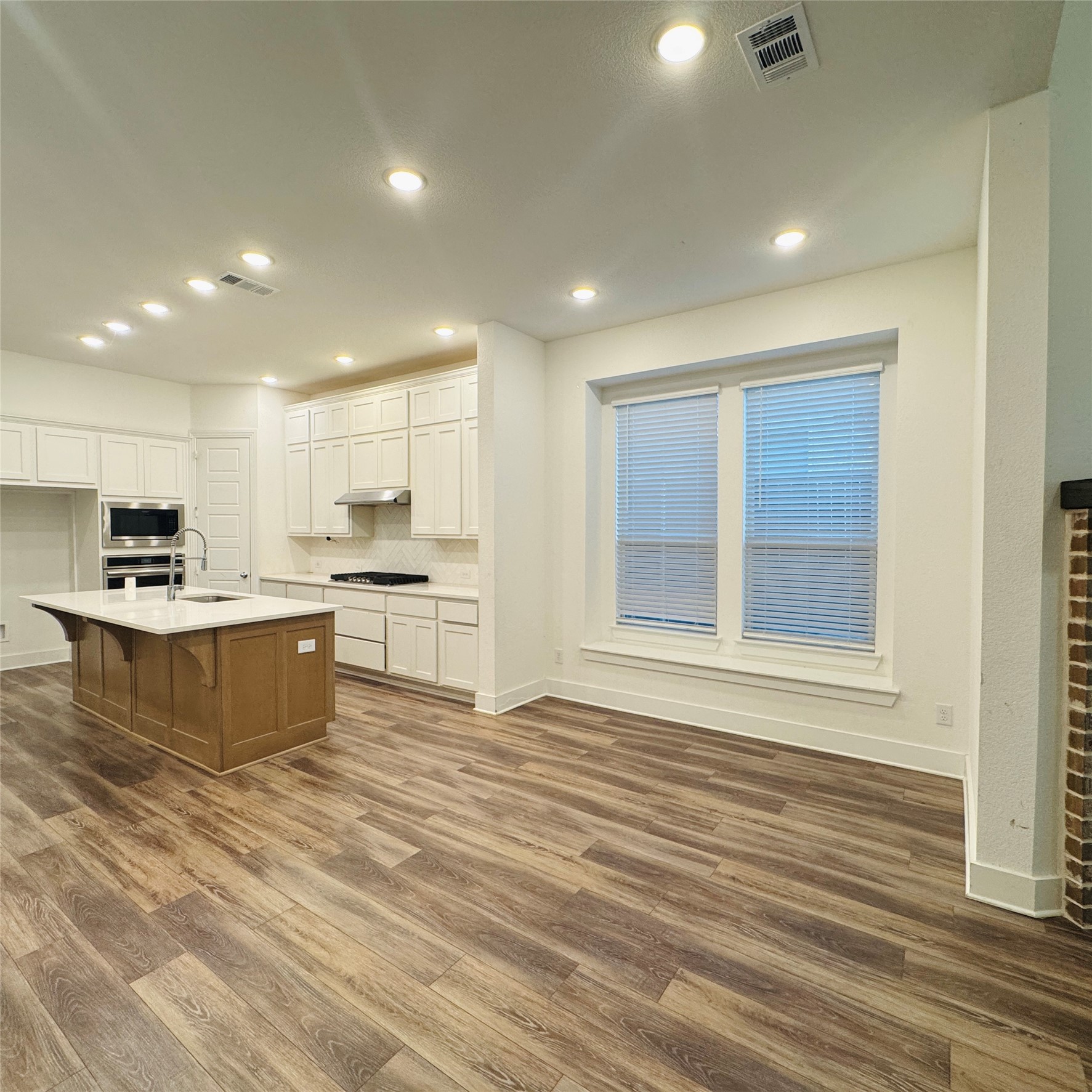 1804 Pelham