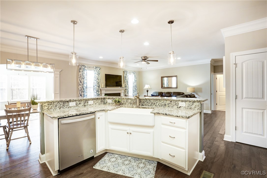 7592 Sugar Magnolia Ln