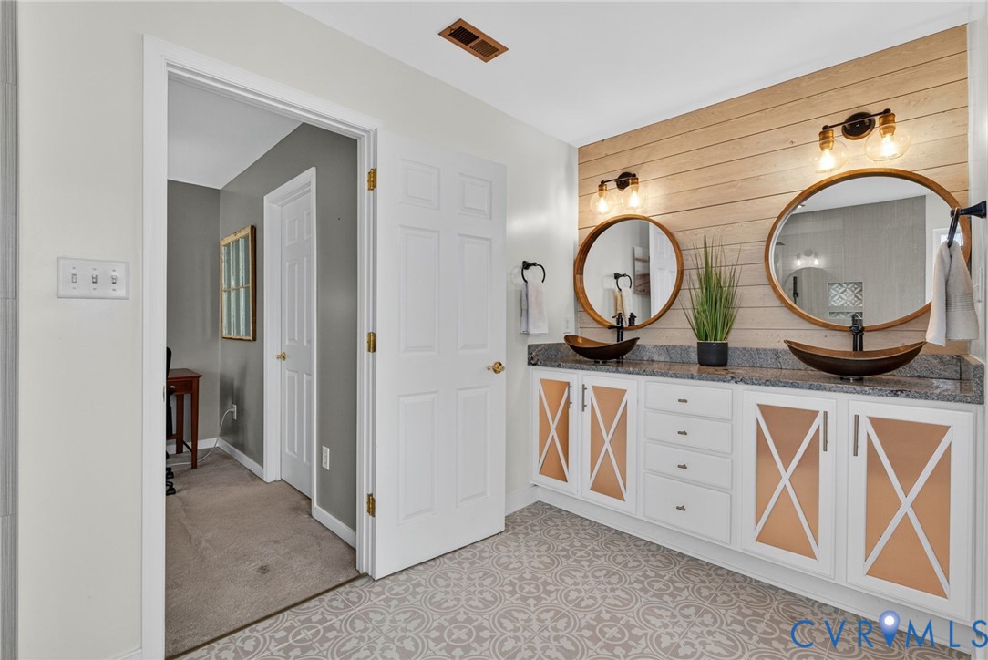 3001 Blackthorn Way