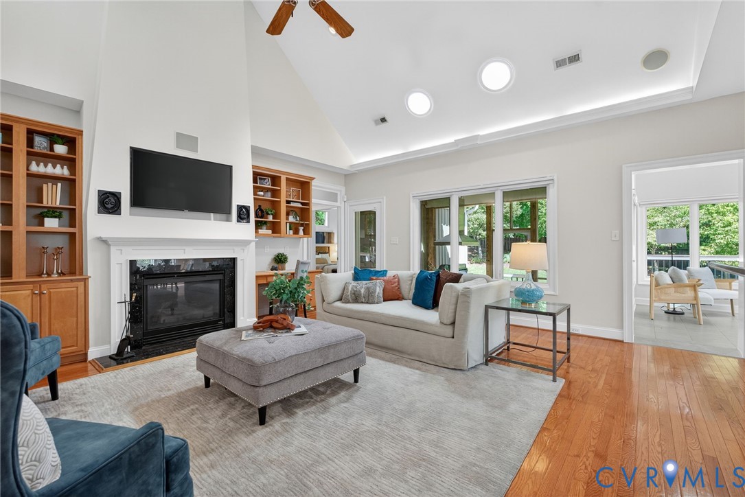311 Victoria Way