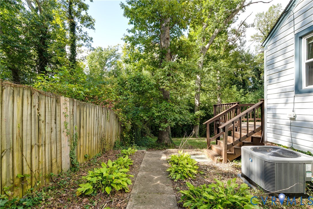 2412 Swartwout Ave