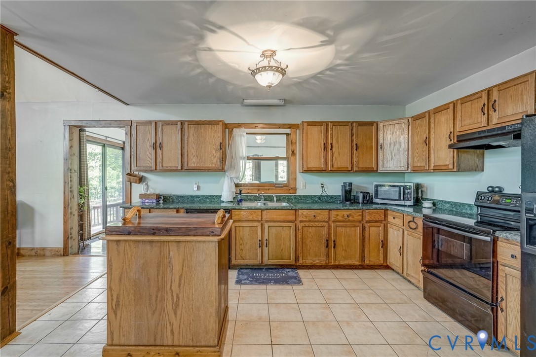 7399 Club Dr