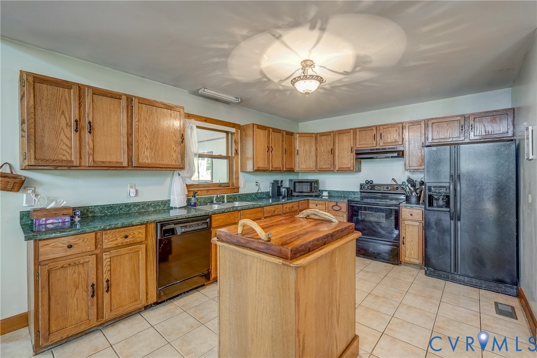 7399 Club Dr