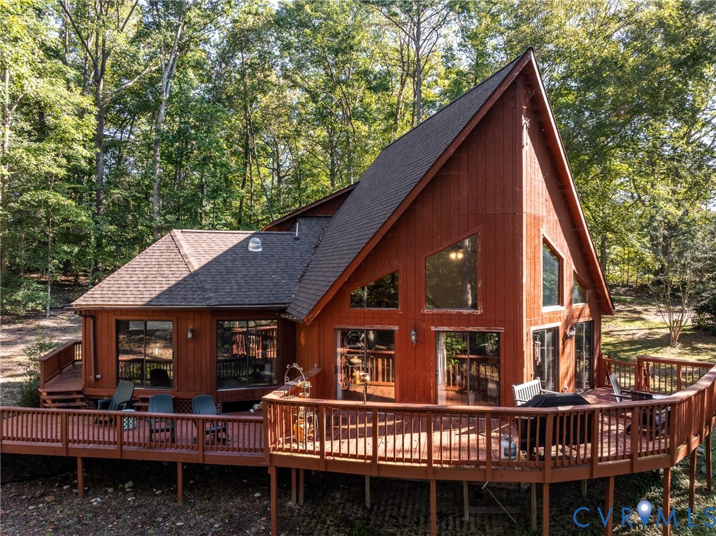 7399 Club Dr