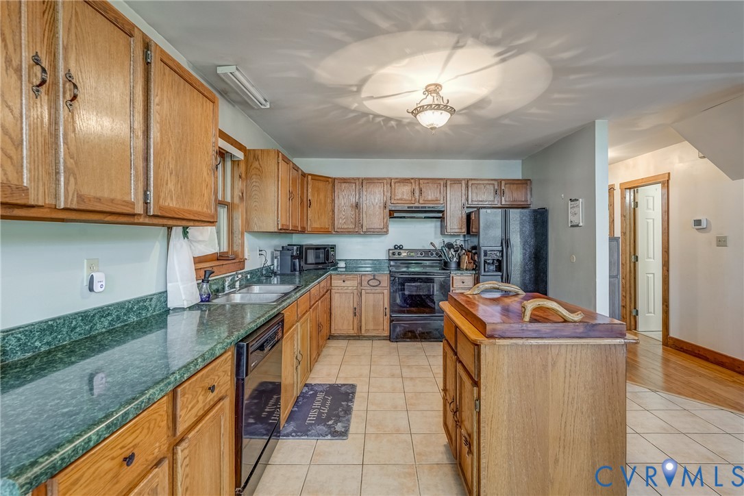 7399 Club Dr