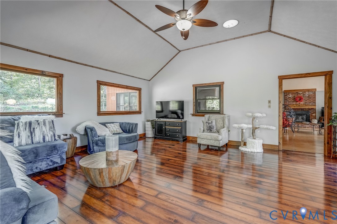 7399 Club Dr