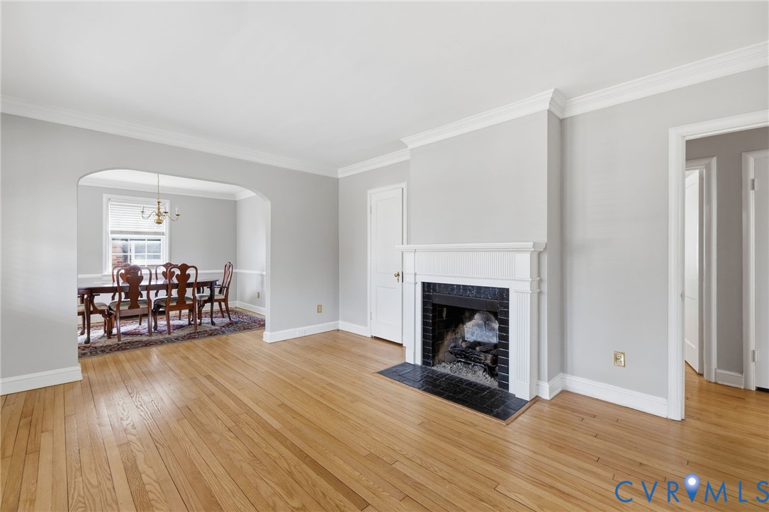 4405 S Willetta Dr