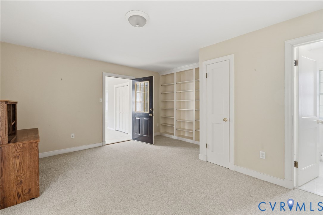 4405 S Willetta Dr