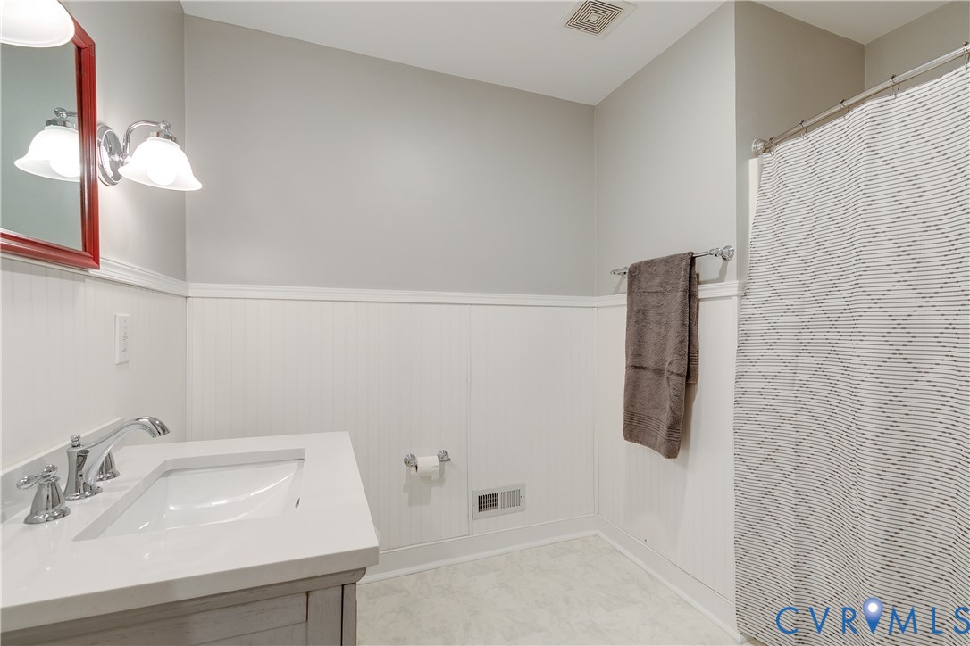 5108 Amberwood Dr