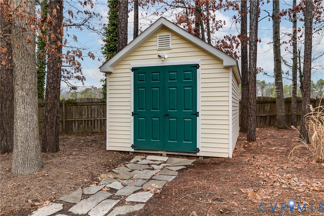 5108 Amberwood Dr