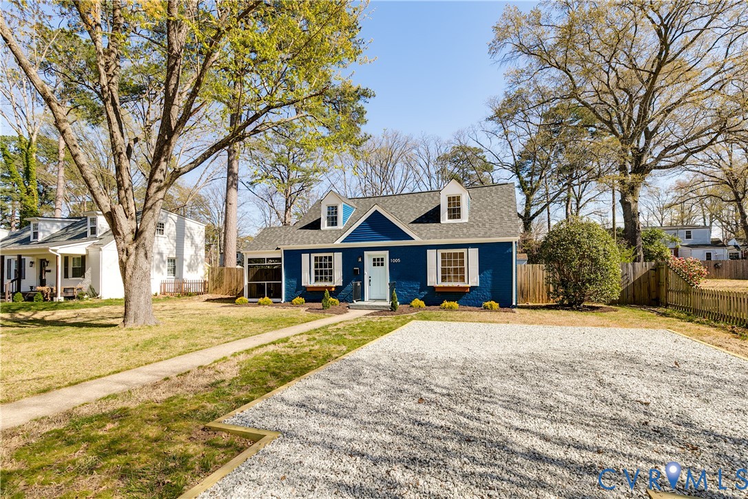 1005 Willow Lawn Dr