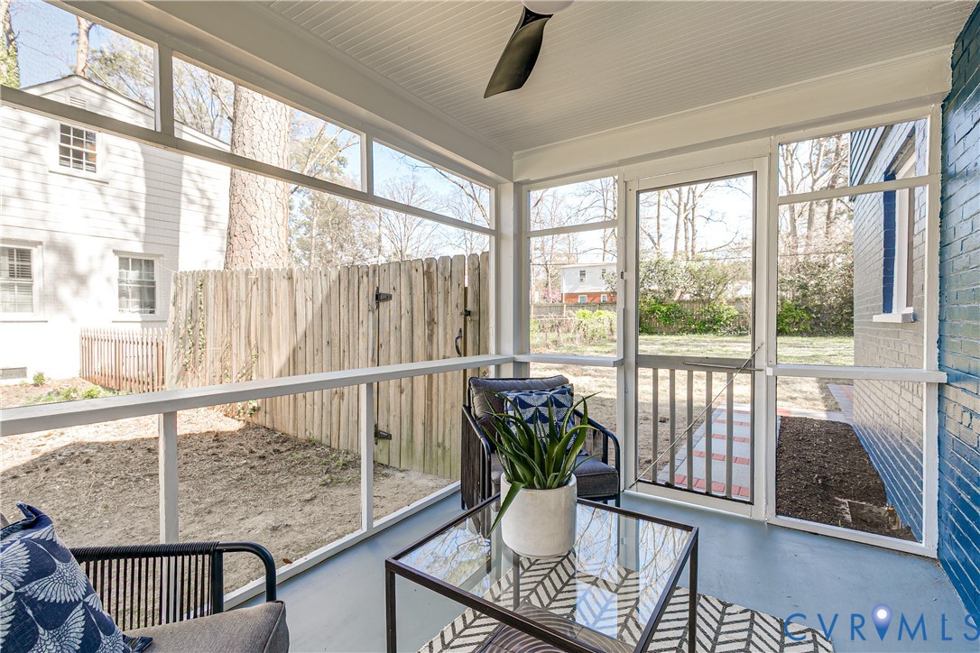 1005 Willow Lawn Dr