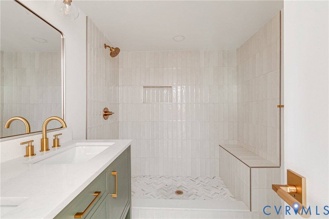 1005 Willow Lawn Dr