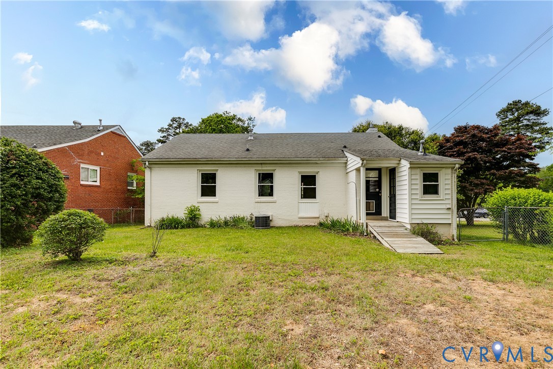 1509 W 45th St