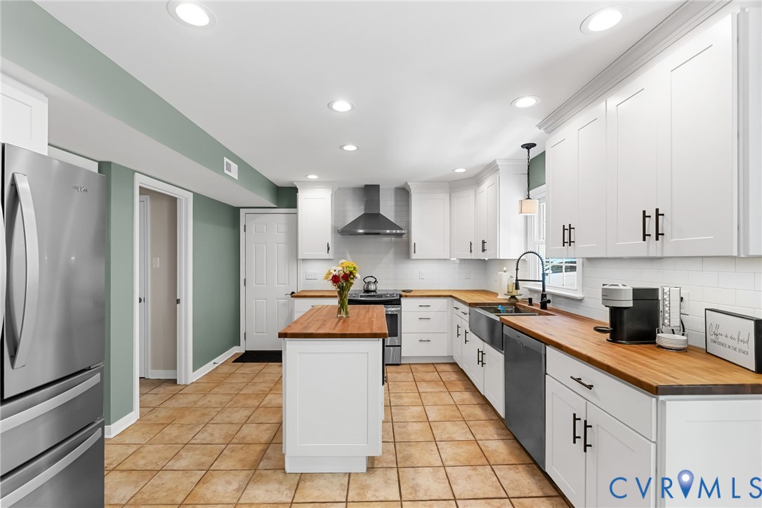14909 Gates Mill Rd