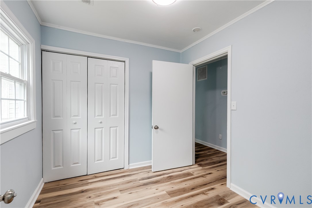 924 Halsey Ln