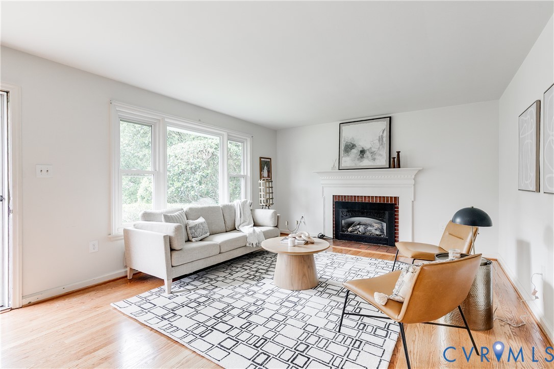 1509 W 45th St