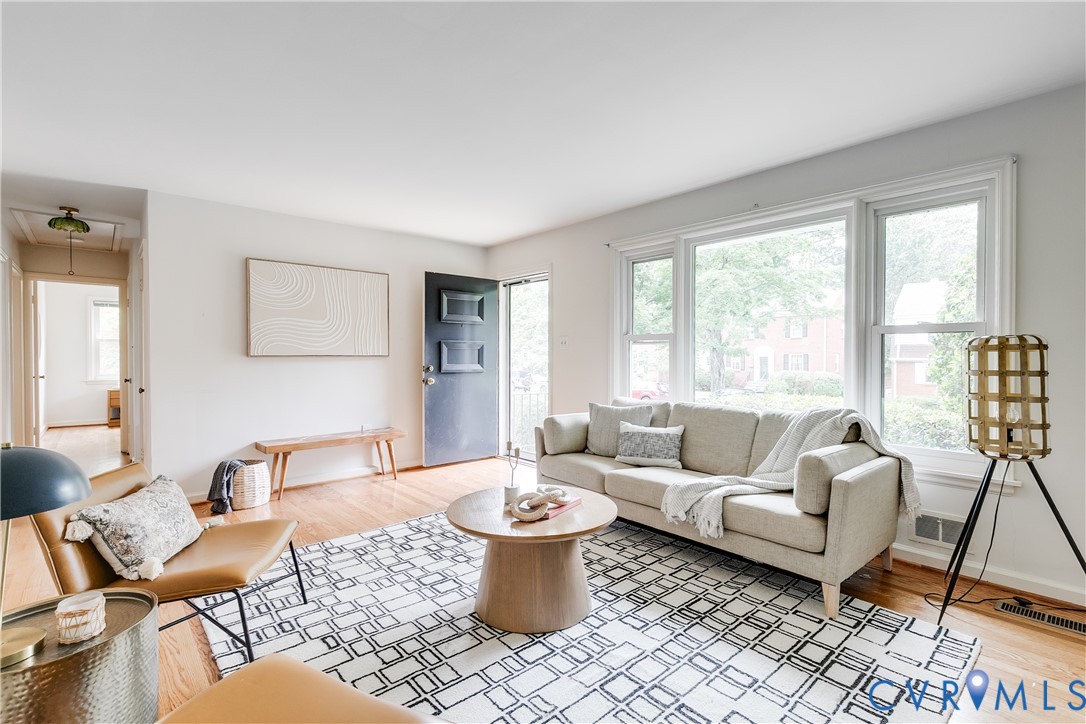 1509 W 45th St