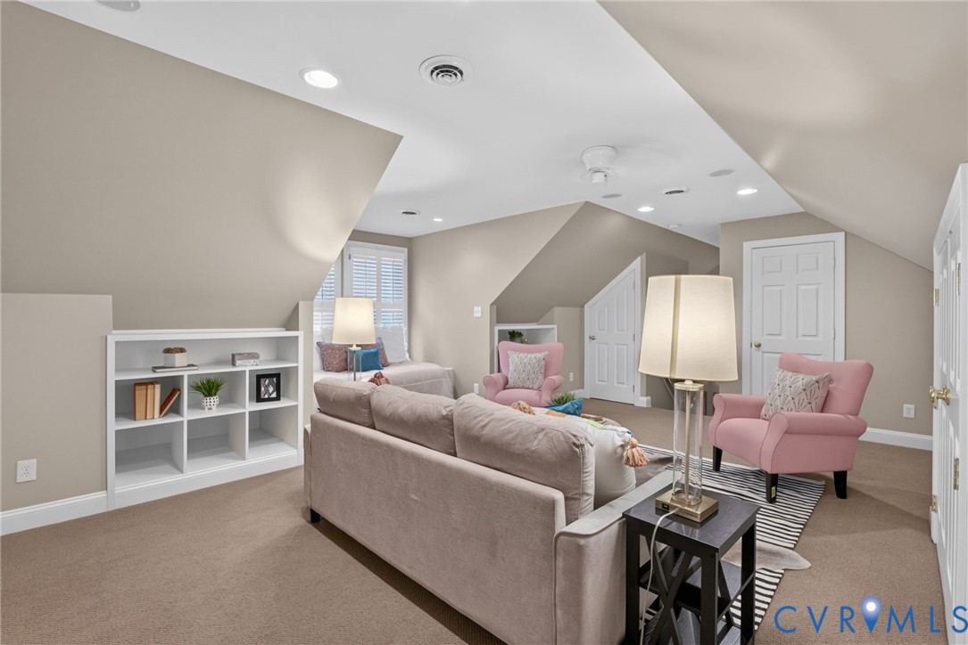 8201 Sidlaw Hills Ter