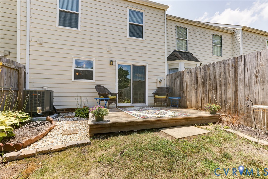 9505 Sara Beth Cir