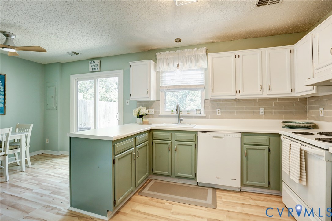 9505 Sara Beth Cir