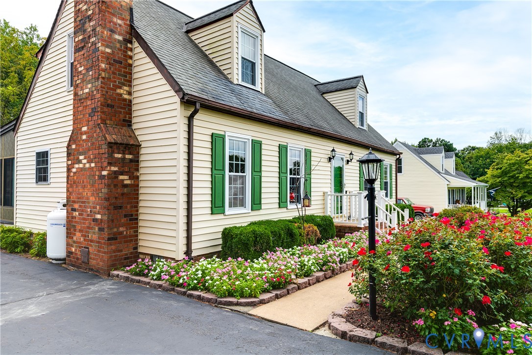 6496 Marie Ln