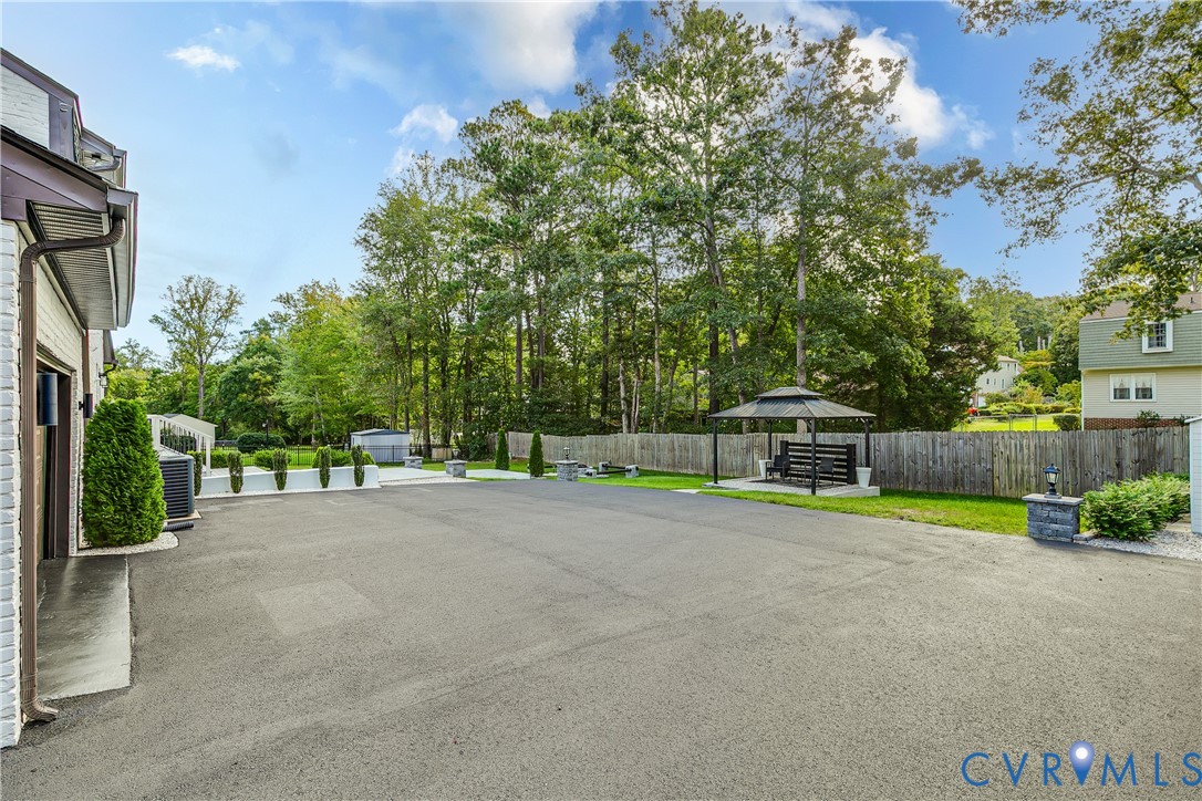 4013 Cresthill Rd