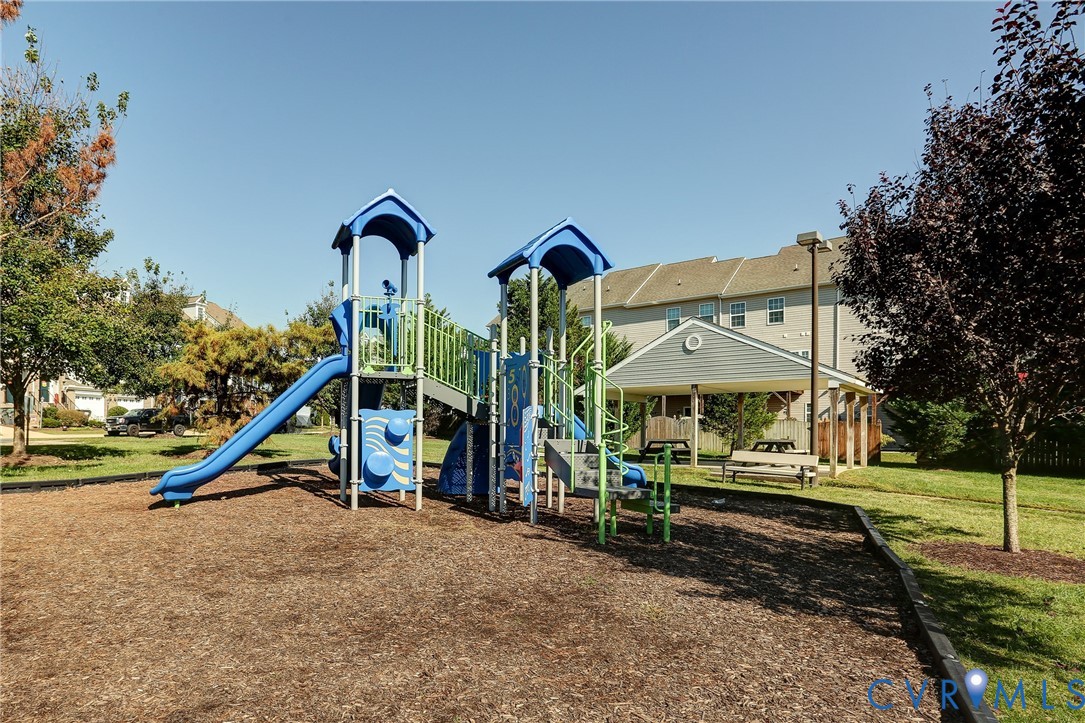10303 Kestrel Dr