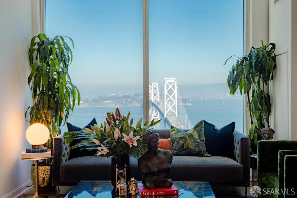 425 1st Street # 4208