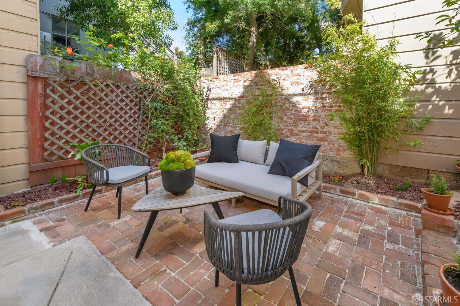 3165 Folsom Street