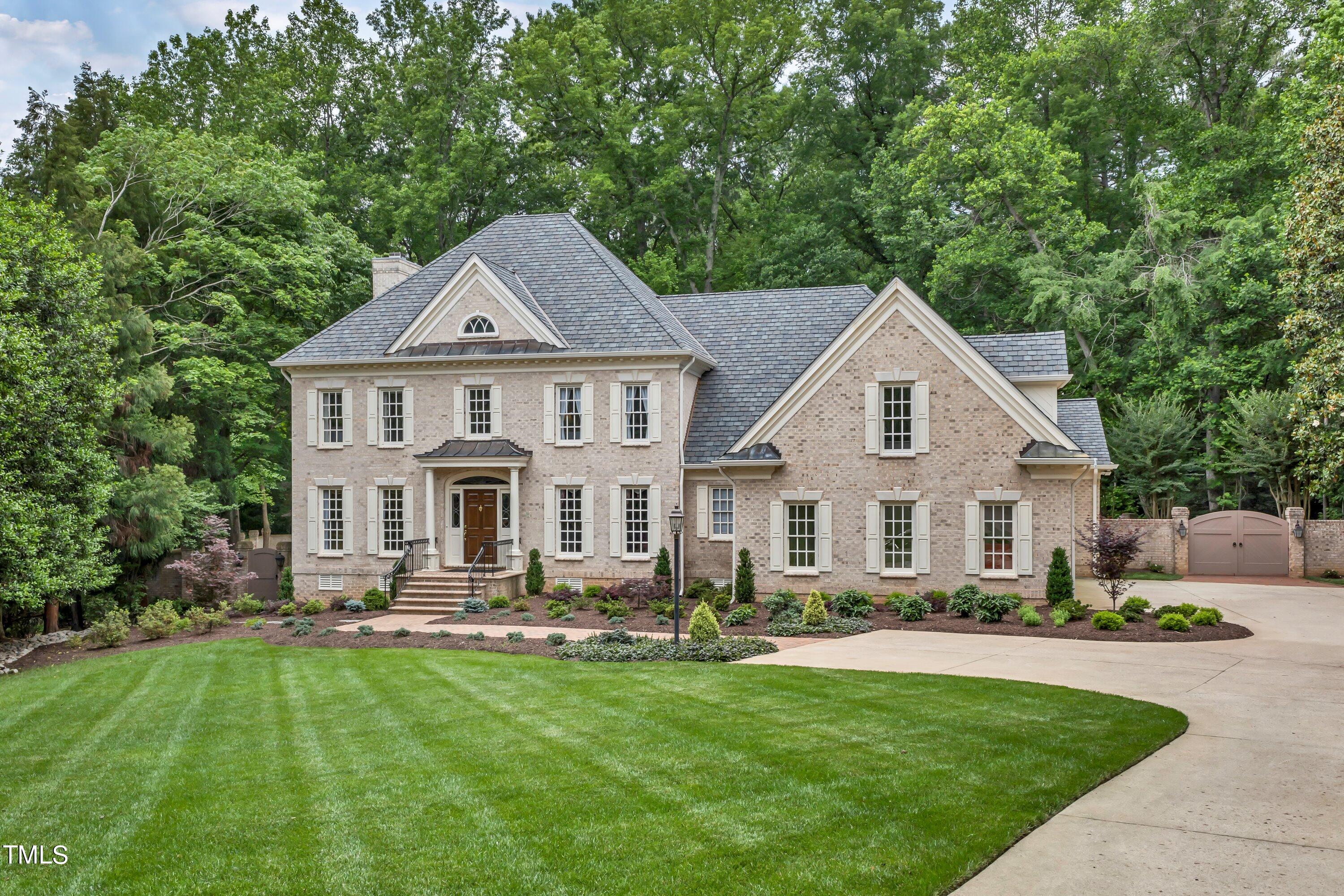 4901 Oakmoor Court