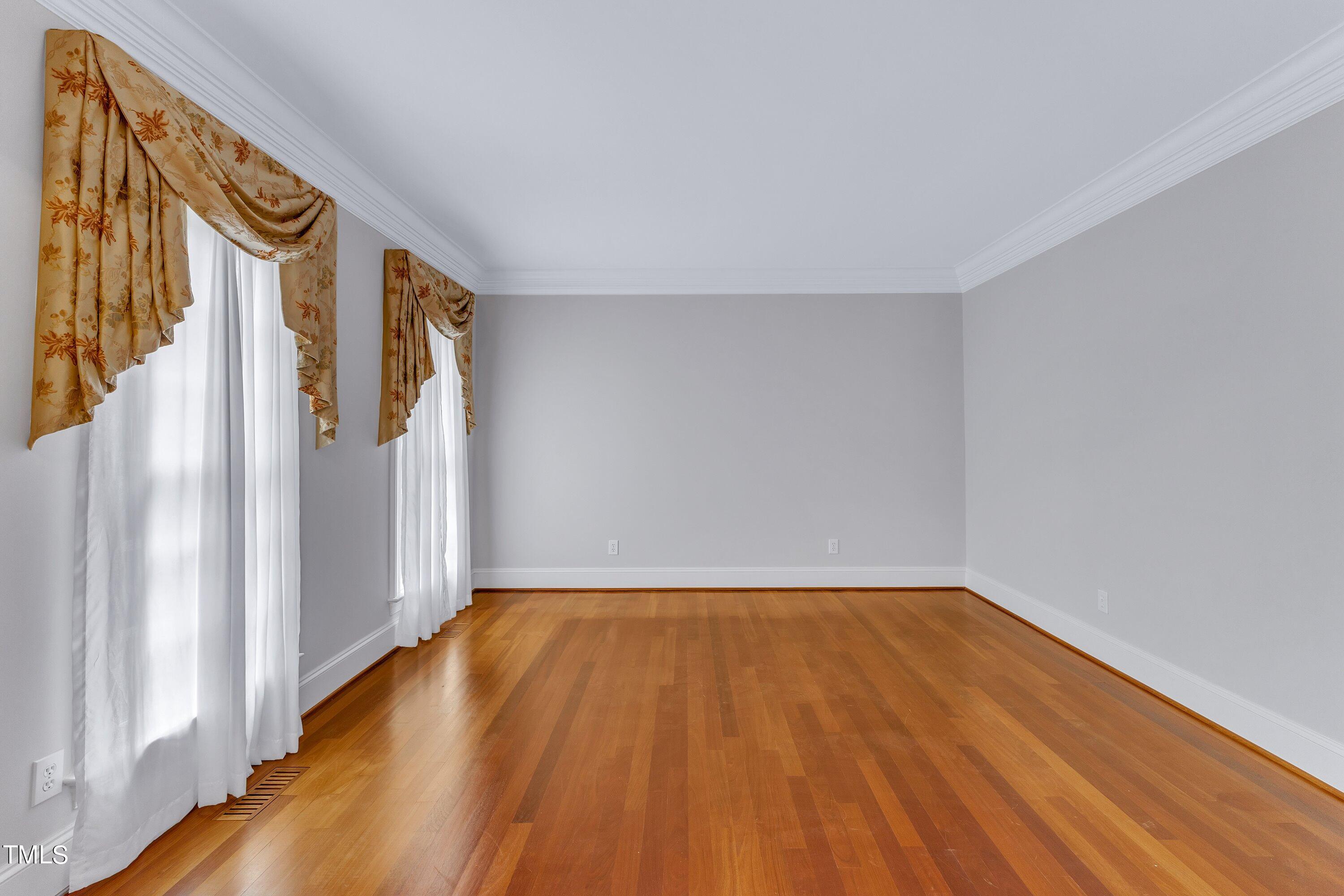 4901 Oakmoor Court