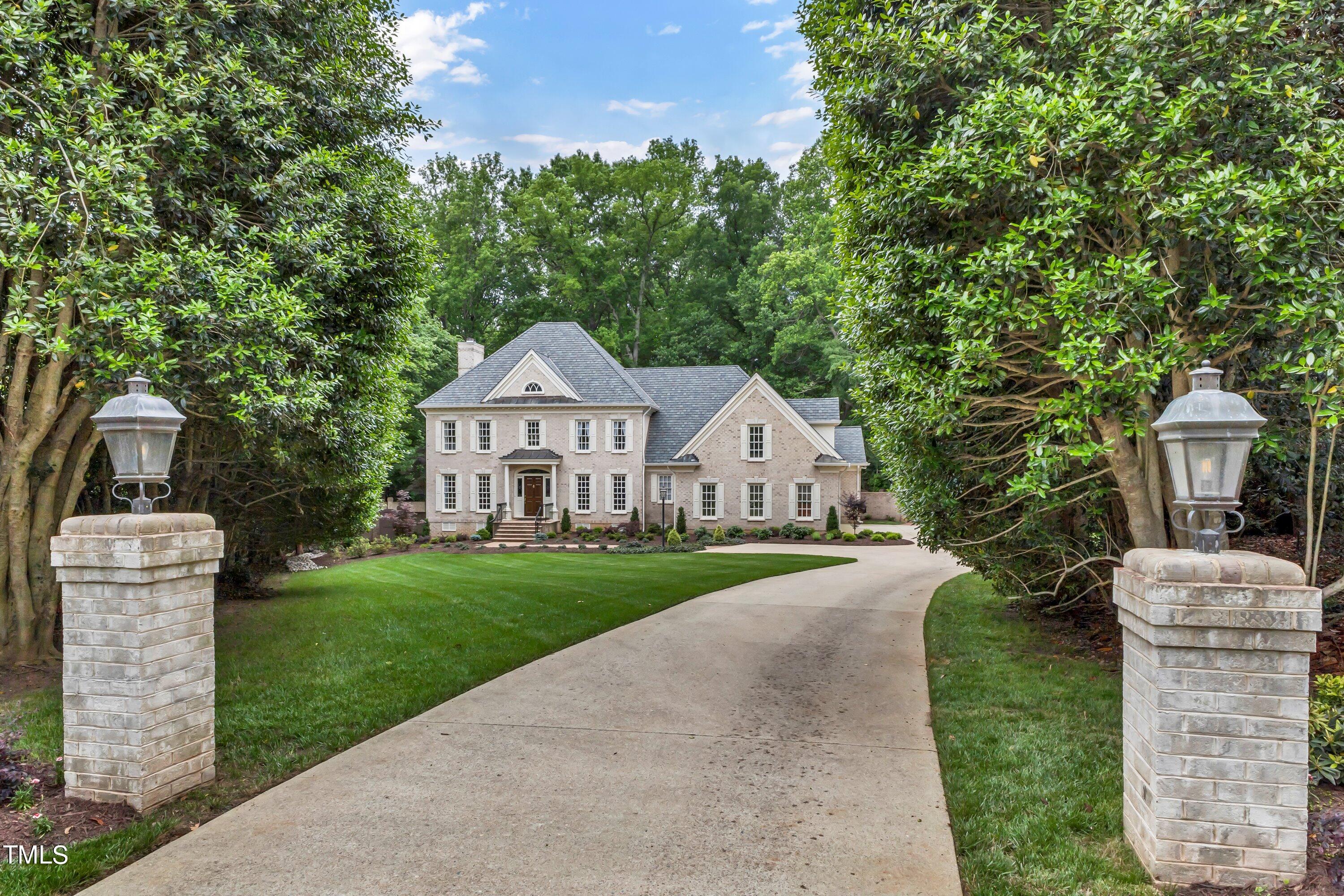4901 Oakmoor Court