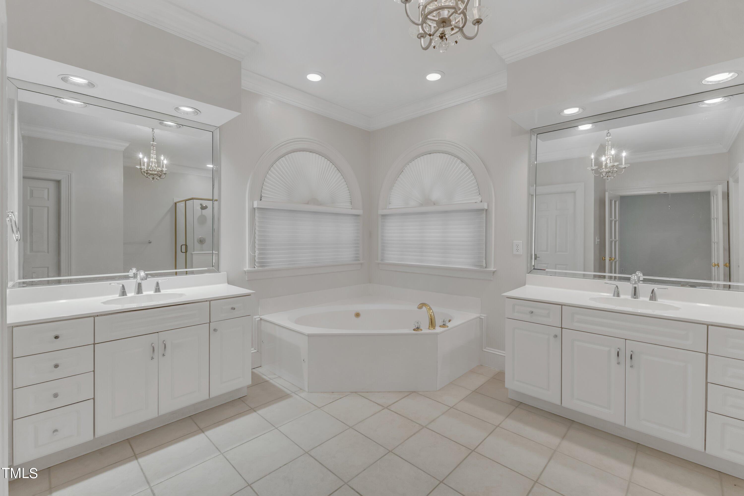 4901 Oakmoor Court