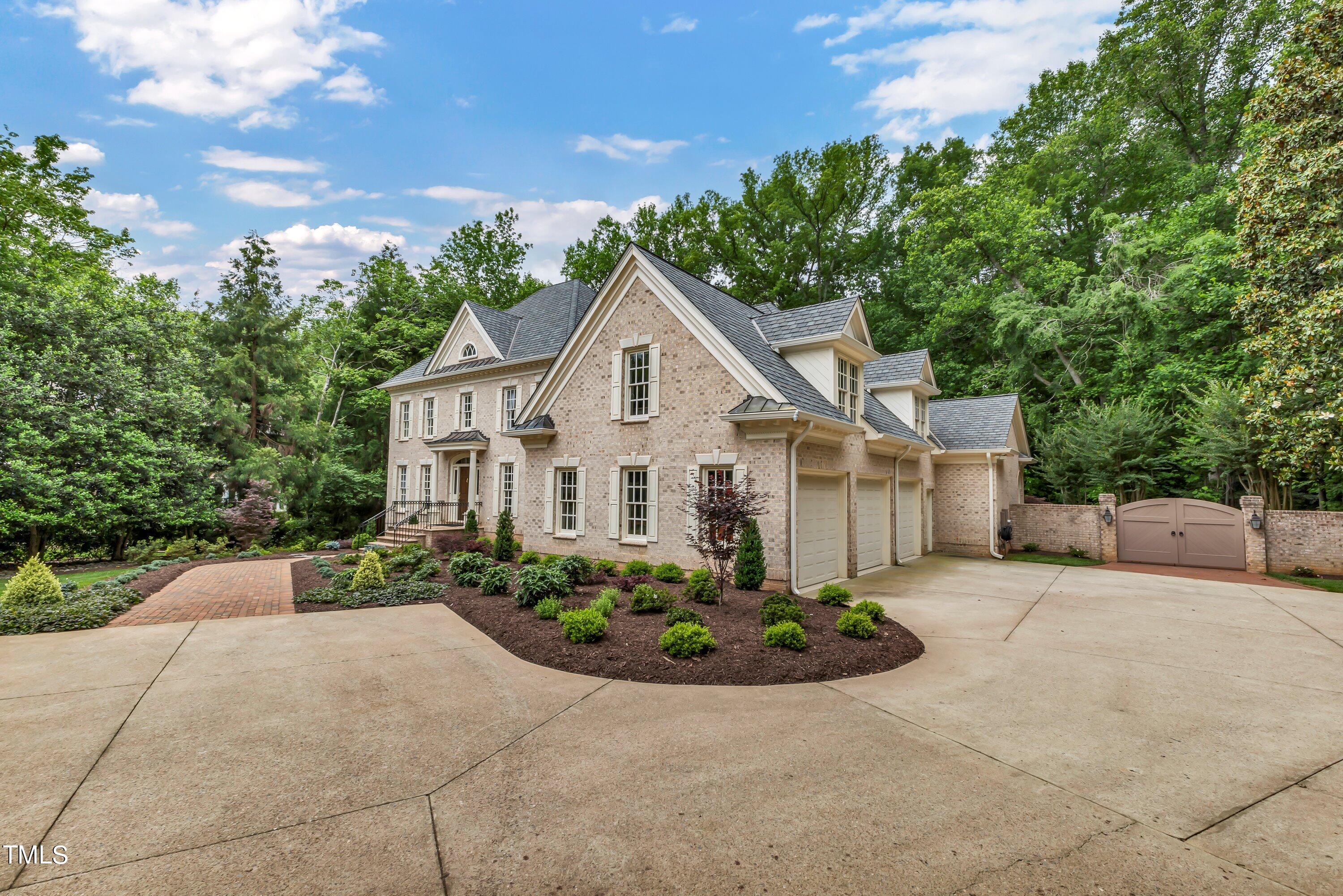 4901 Oakmoor Court