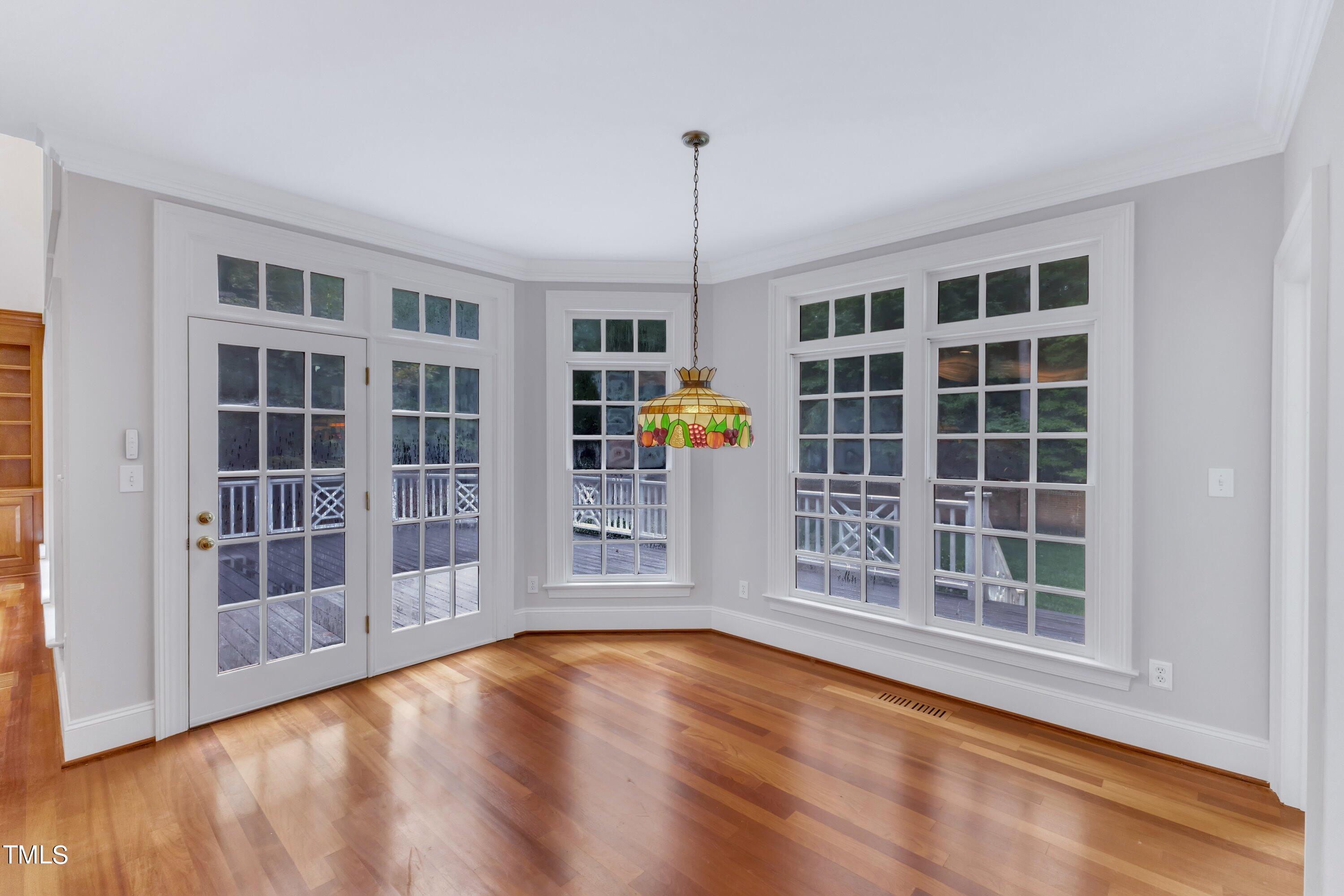 4901 Oakmoor Court