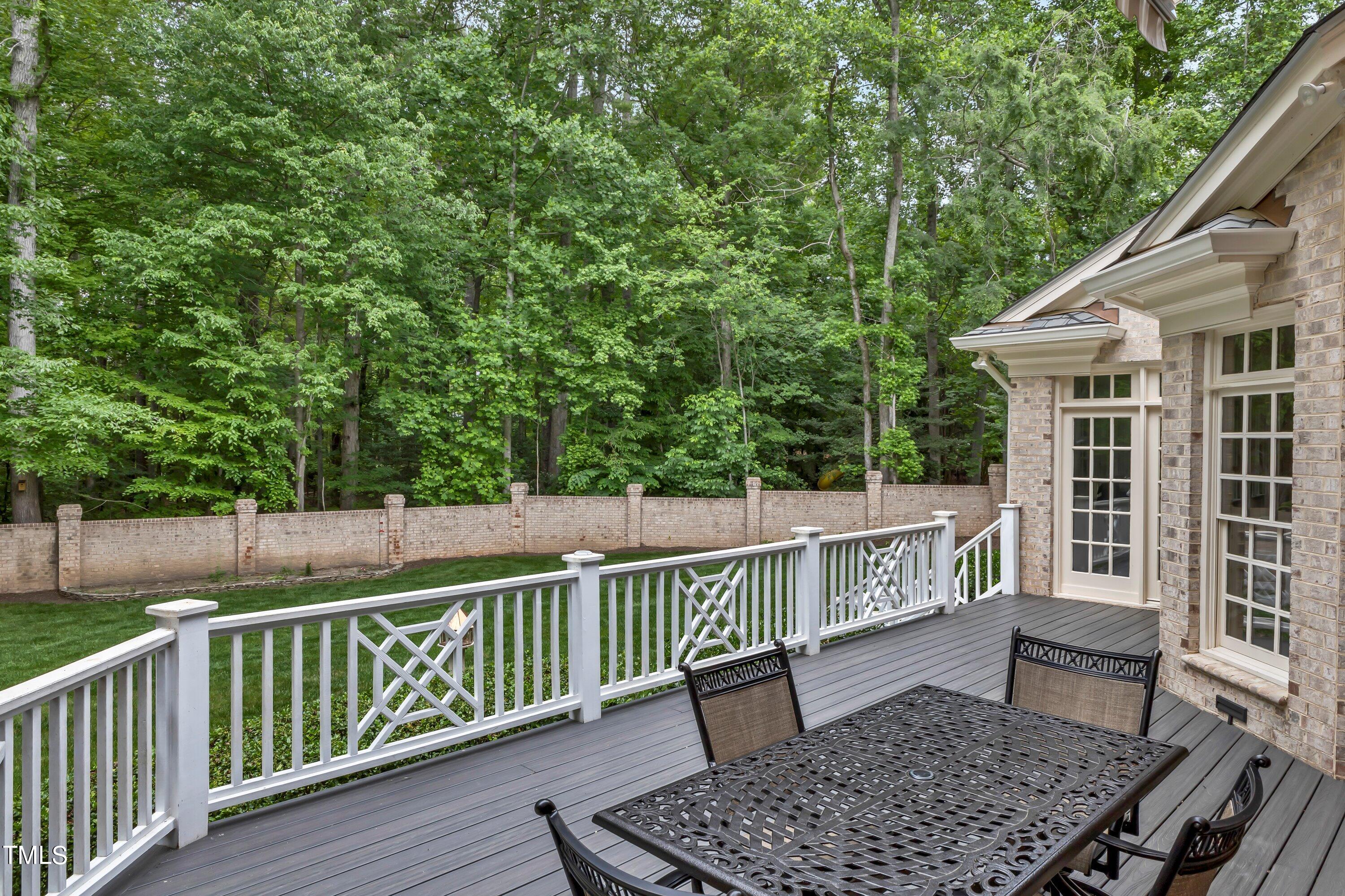 4901 Oakmoor Court