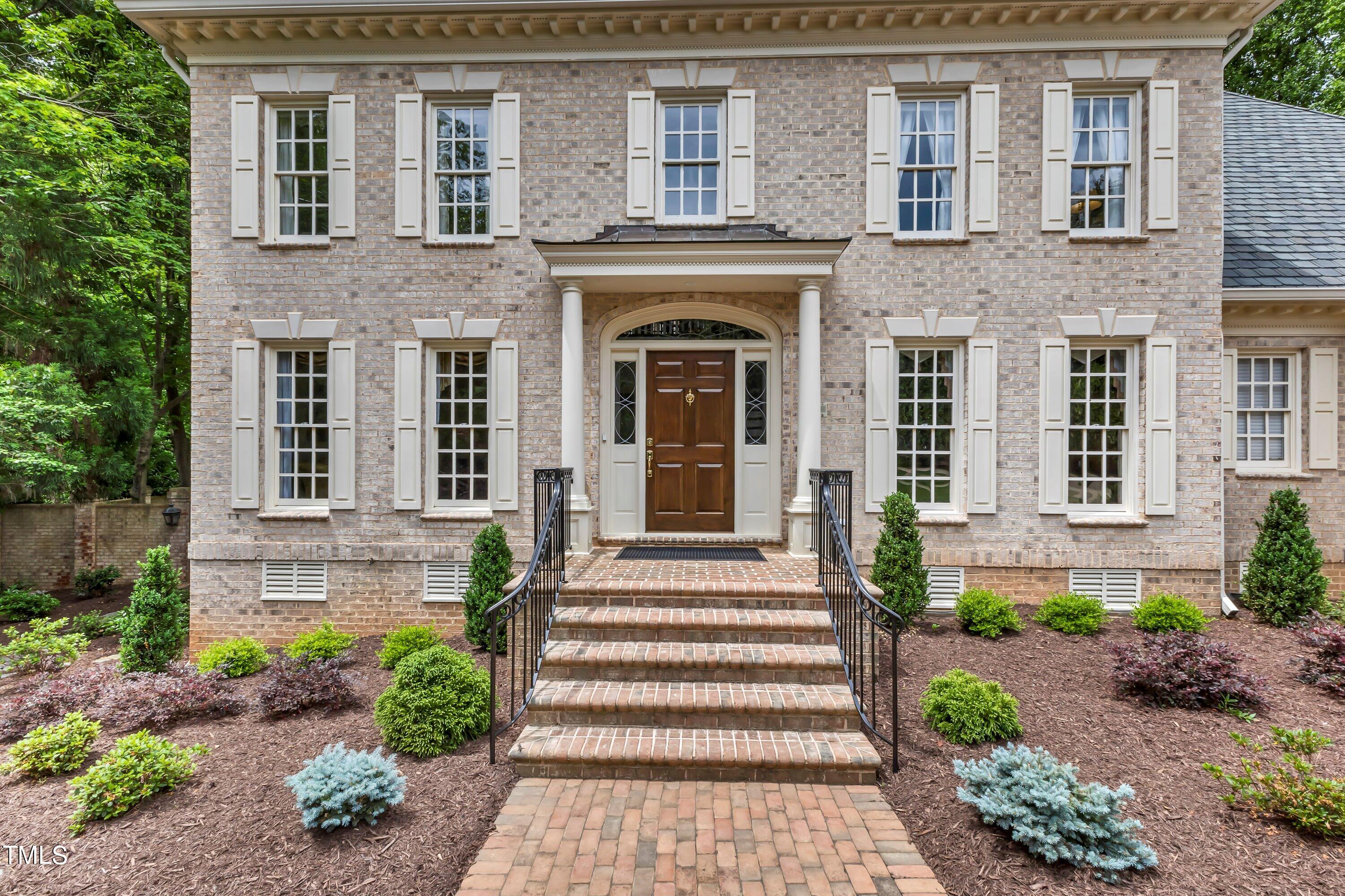 4901 Oakmoor Court
