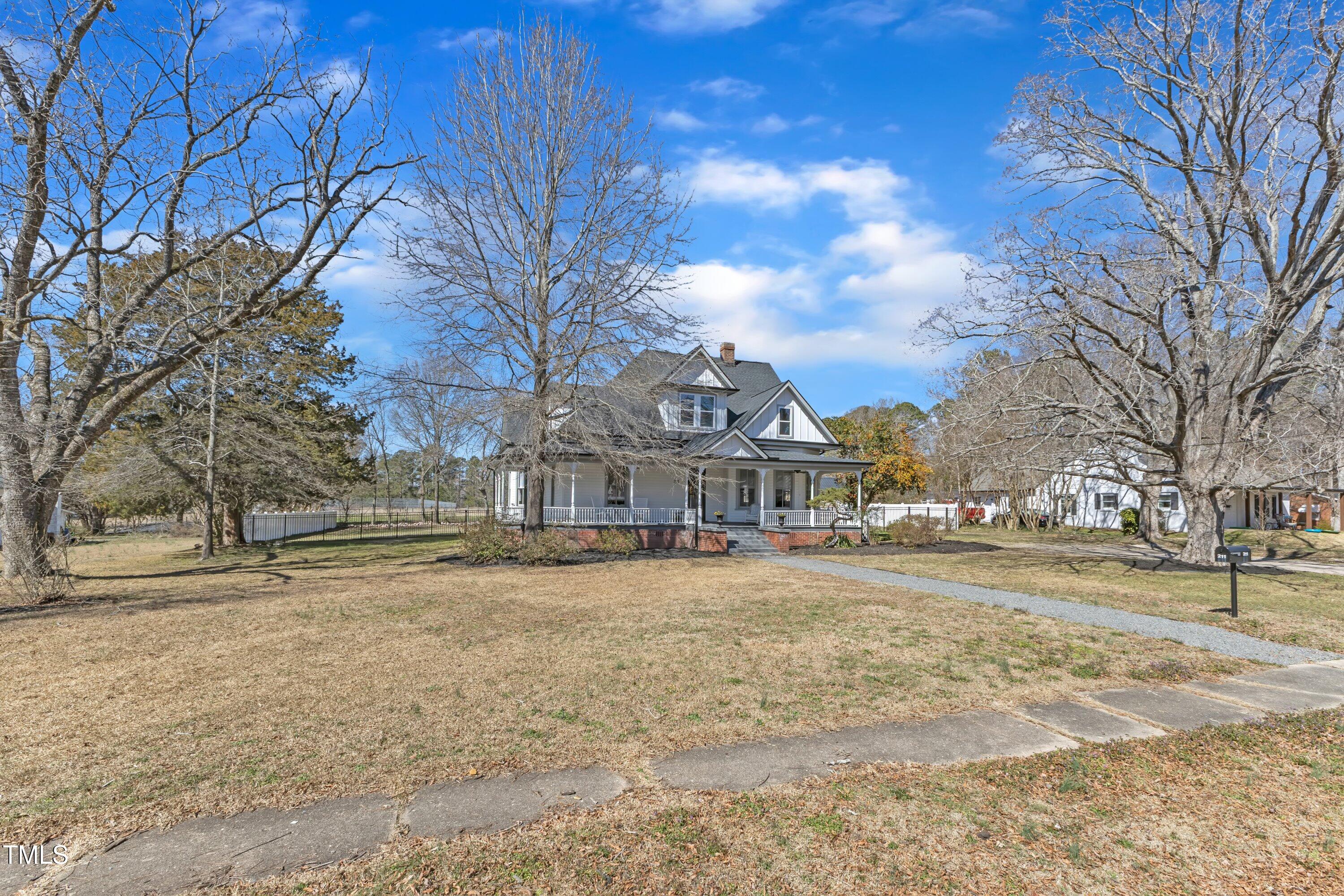211 N Cheatham Street