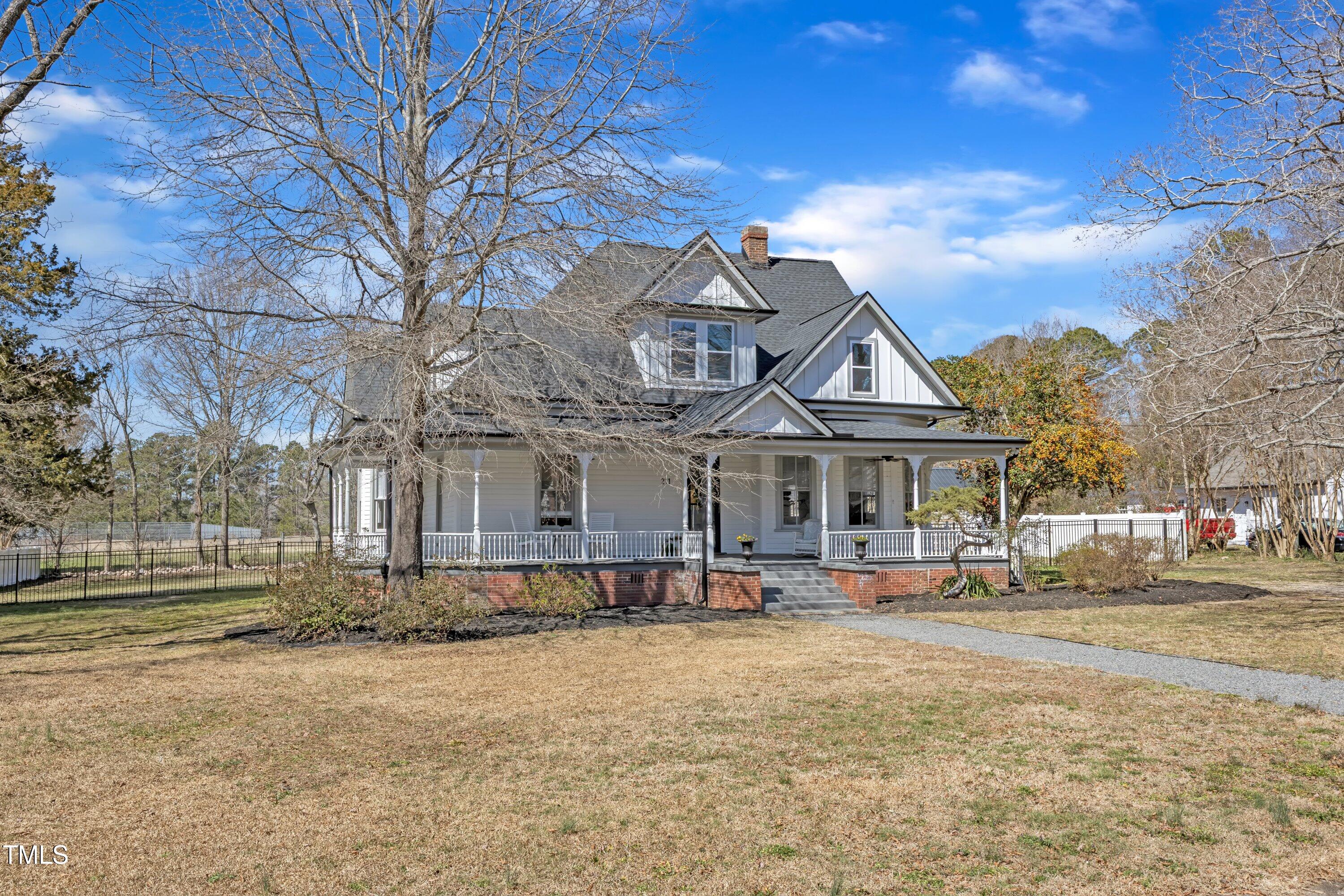 211 N Cheatham Street