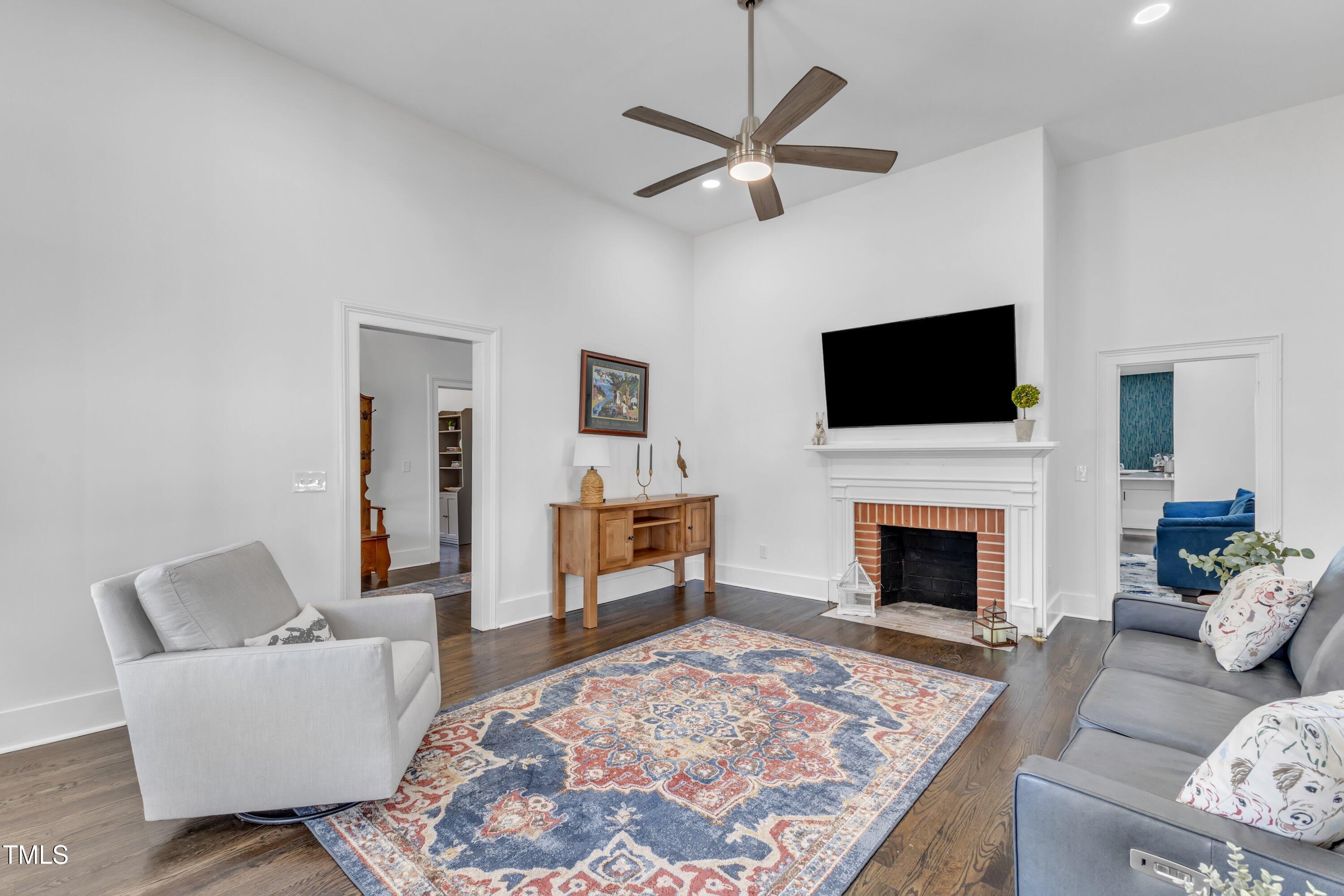 211 N Cheatham Street