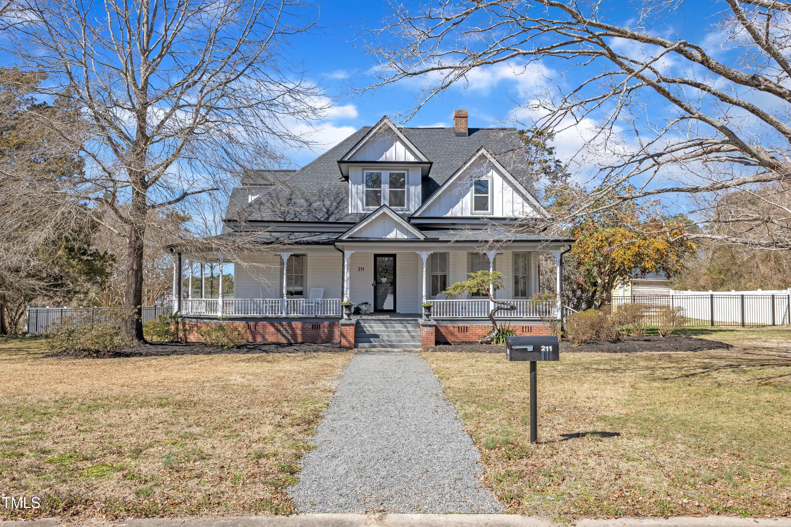 211 N Cheatham Street