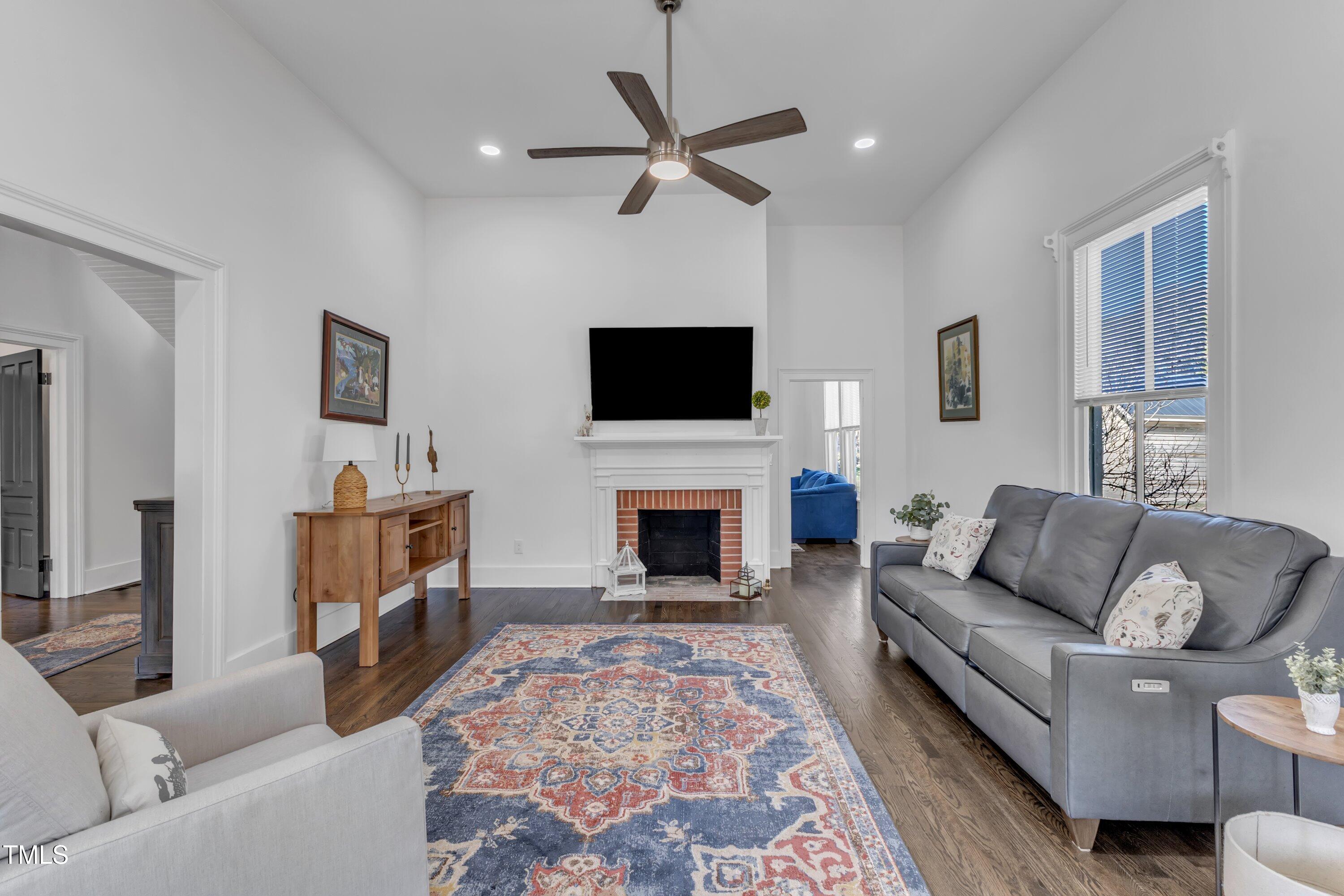 211 N Cheatham Street