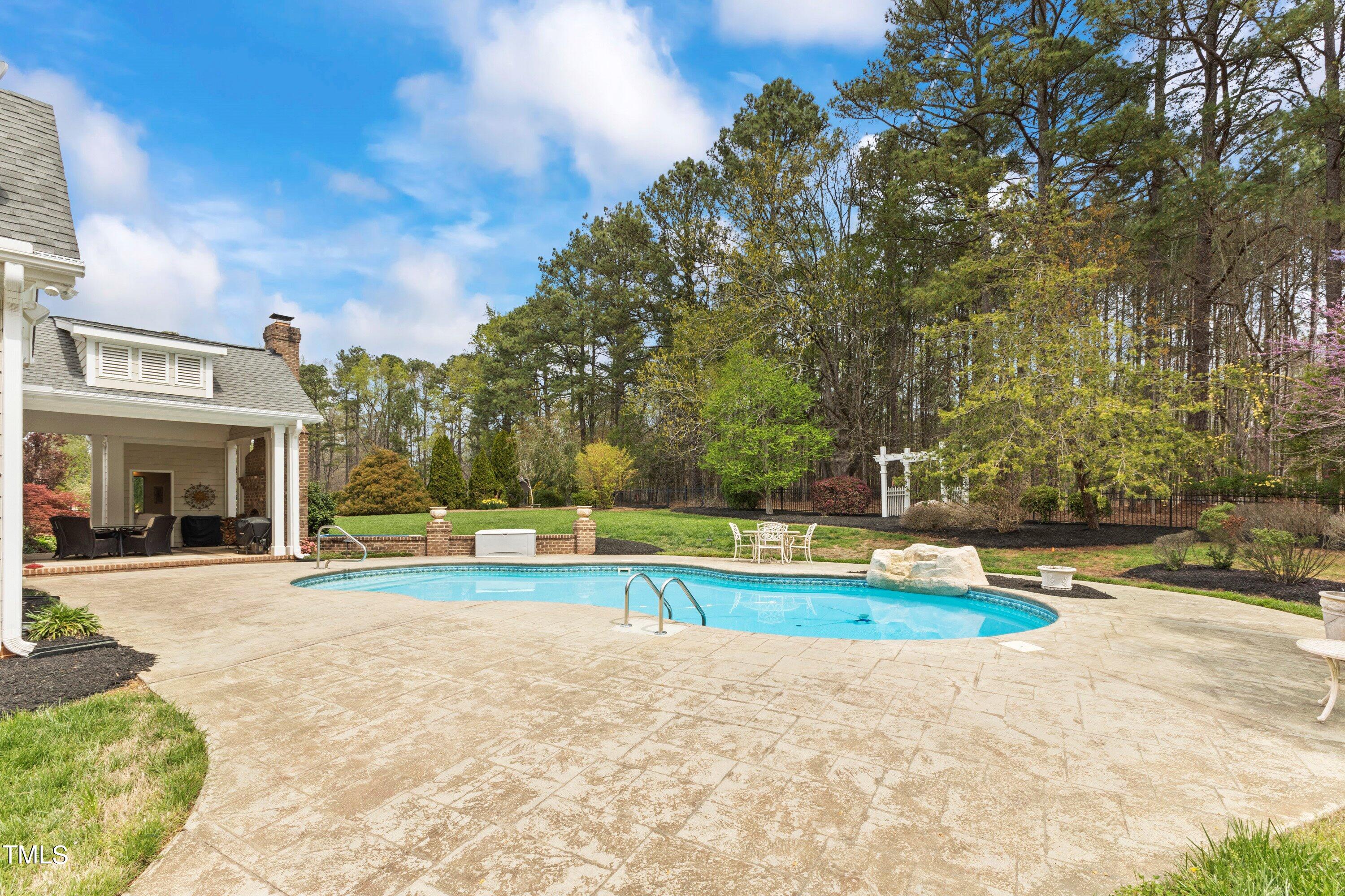 2000 Silverleaf Drive